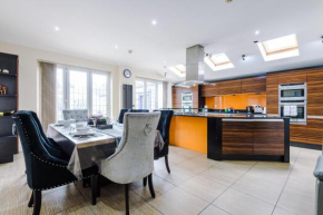 Luxurious Suburban 6 Bedroom 3 Bathroom Home